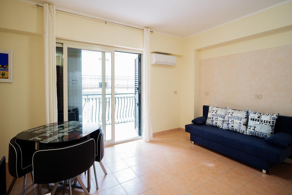 Ferienwohnung Milly House Letojanni Exterior foto